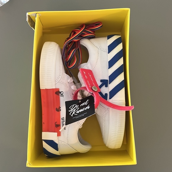 Off-White in box 📦 white & blue (unisex ) size 29 - Picture 4 of 7